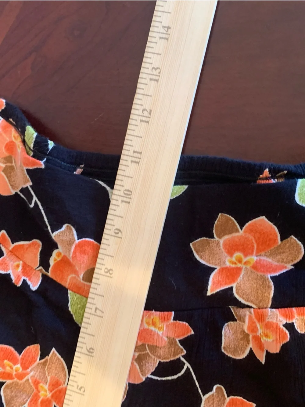 NWT Volcom Black Floral Smocked-Waist Shorts - Picture 7 of 10